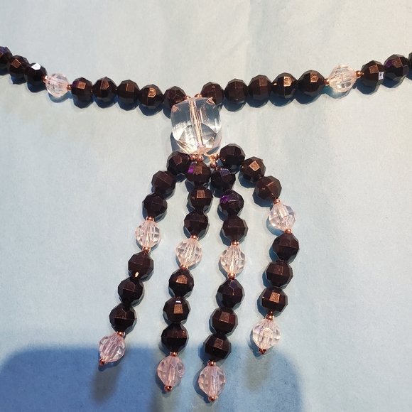 White and clear beaded necklace - Picture 2 of 4